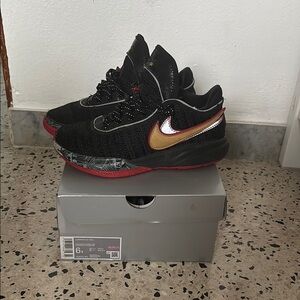 Nike Men's Black and Red Sneakers